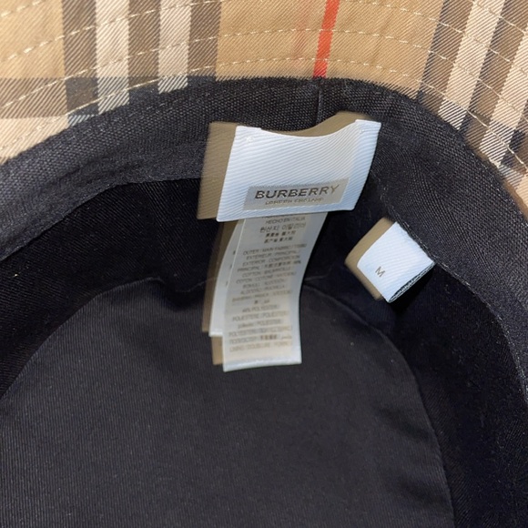 Preloved Burberry bucket hat pristine condition size is medium - Picture 8 of 10